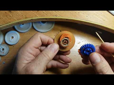 Видео: ремонт пластмассовой шестерни , результат в конце ролика JVC CD-33 VICTOR