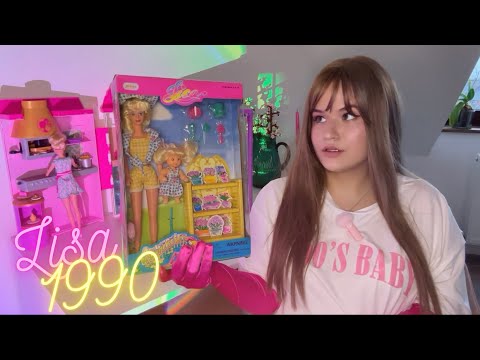 Видео: Обзор и распаковка куклы Лизы из 90х! Черная плесень и грязь!!! Goldeco Lisa Doll