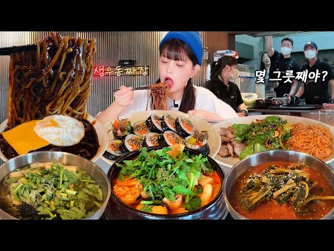 Видео: Я продолжал добавлять по одной миске лапши и ел ее бесконечно🍜Noodle eating show mukbang