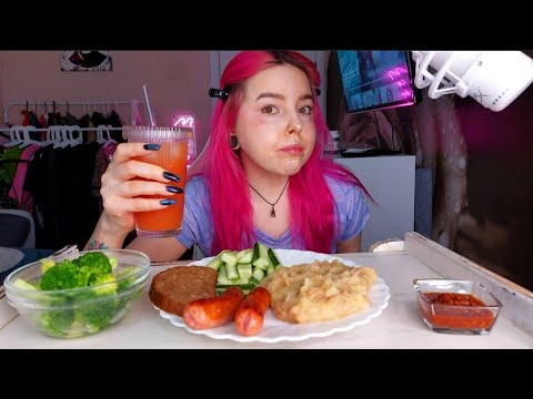 Видео: Картошка с тушёнкой,сосиски,брокколи и аджика мукбанг/еда на камеру mukbang