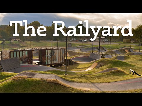 Видео: Катание на потрясающем трамплине для горного велосипеда «Railyard»