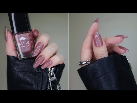 Видео: Маникюр обычным лаком, классическое однотонное покрытие