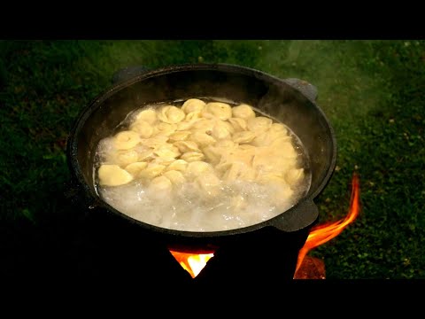 Видео: Хорошое тесто и вкусная начинка для пельмени от Бати!