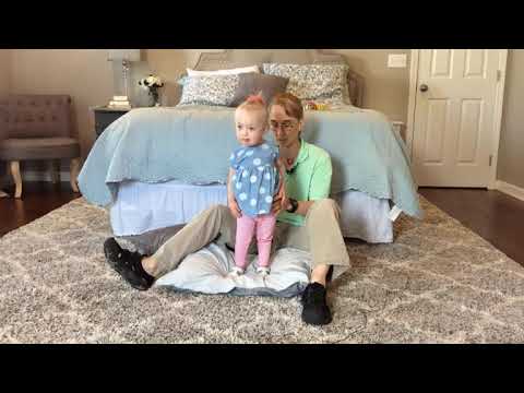 Видео: # 99 Научите ребёнка постоянному балансу: упражнения для ребенка с низким мышечным тонусом