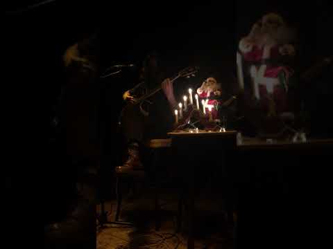 Видео: Увула - Пепел [акустика] (Live at Лес Villa, Санкт-Петербург 22.12.2019)