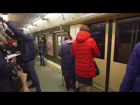 Видео: Russia, Moscow, 2X Metro ride from Комсомо́льская to Ку́рская