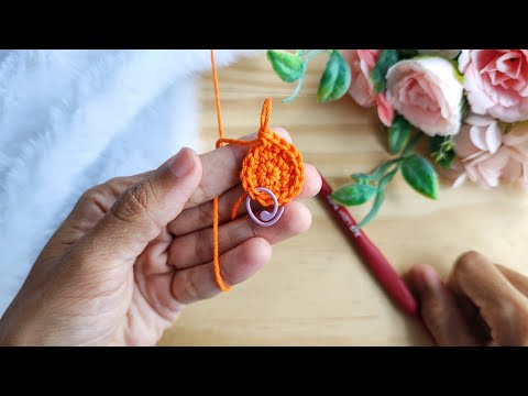 Видео: 2 в 1 🤩 Незаменимая вещь, связанная крючком 💰 (субтитры)