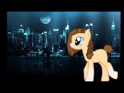 Видео: она всегда была немного кошкой