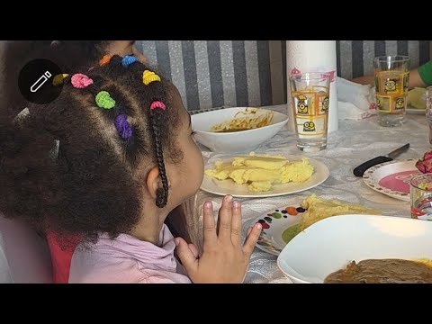 Видео: МОМЕНТ, КОГДА МОЙ МАЛЫШ 4 MOMENT ПОПРОБУЕТ ЕСТЬ СО МНОЙ