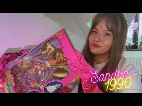 Видео: Обзор и распаковка куклы Сандра из 90х! Любимая кукла детства с запашком старости 🤫