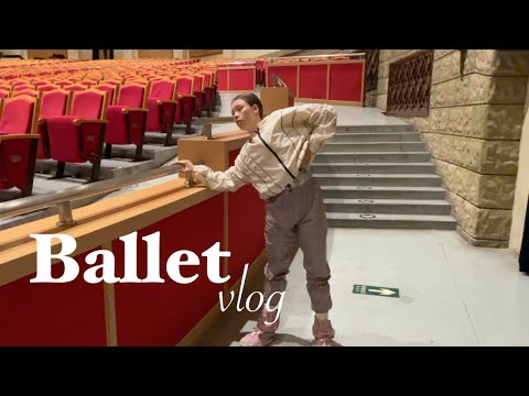 Видео: Паническая атака на спектакле