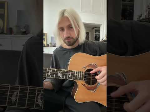 Видео: Женя Мильковский - Курим (акустика) эфир 14.08.2021