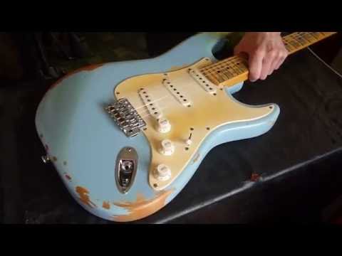 Видео: Как сделать гитару реликвией