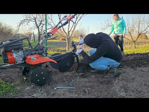 Видео: Посадка картоплі мотоблоком Husqvarna TF440