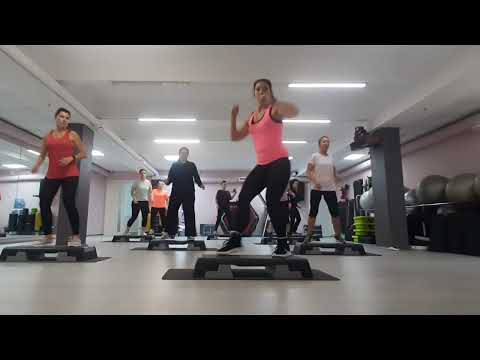 Видео: СТЕП АЭРОБИКА ЦЕЛАЯ ТРЕНИРОВКА / STEP AEROBICS