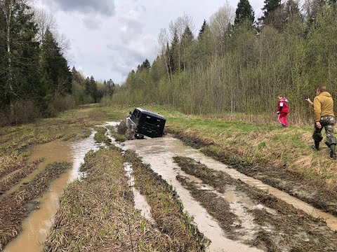 Видео: По бездорожью Уазы на порталах и Ниссан Патрол на 37
