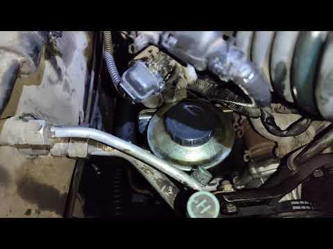 Видео: Попал воздух в ГУР как правильно прокачать систему