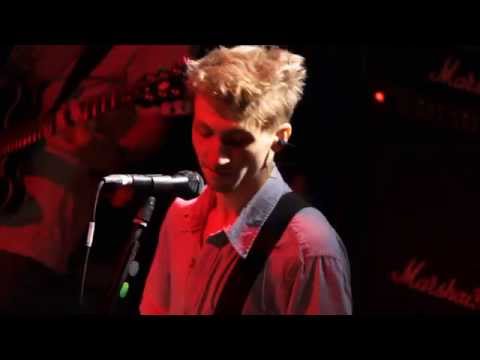 Видео: Женя Мильковский (ex-Нервы) - Не Каждый + Улетаем на Луну @ BROOKLYN