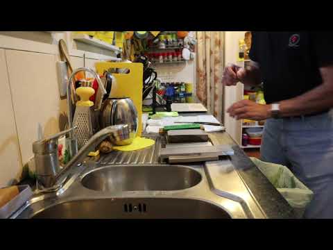 Видео: Тест Японского природного водного камня Ozuku Japanese water stone (straight razor sharpening)