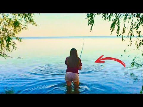 Видео: ОНИ ЖИВУТ В КОРЯЖНИКЕ! ИХ НЕ ОСТАНОВИТЬ. РЫБАЛКА,УХА,НОЧЕВКА..