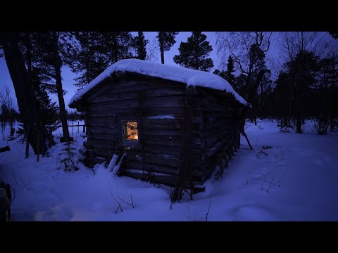 Видео: Рыбалка на таёжной РЕЧКЕ. Яма с хариусом. Жизнь и быт в тайге.