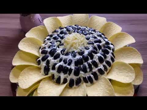 Видео: Красивый и вкусный салат "Подсолнух"