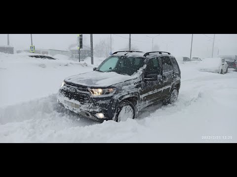 Видео: Метель. Нам сугробы нипочем - Niva Travel под окном.