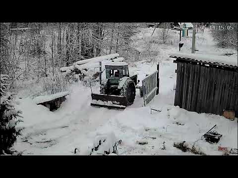 Видео: Трактор замёрз.