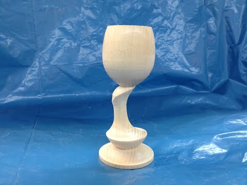 Видео: Рюмка из дерева со смещенным центром. Точим на токарном станке