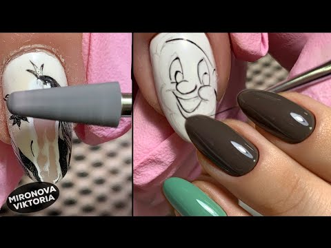 Видео: Мультяшный ноготь/ Осенний маникюр 2019/ База UNO