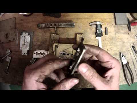 Видео: Урок 151. Замок-монстр.