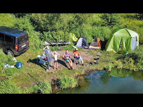 Видео: ОБОКРАЛИ НА РЫБАЛКЕ НОЧЬЮ! Семейная рыбалка с ночевкой. Донки, закидушки, поплавок, ночная рыбалка