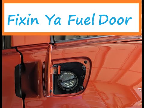 Видео: Ремонт лючка топливного бака C6, не закрывающегося на замок
