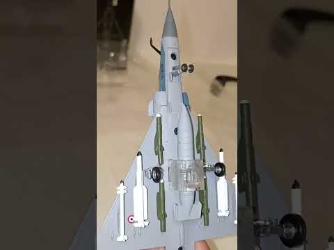 Видео: Коллекционая модель Французского самолёта мираж2000С в масштабе 1:100