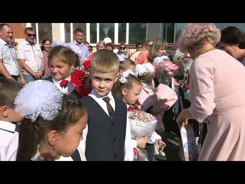 Видео: 2022 09 01 г Куйбышев школа 6 Линейка 01 нач классы 34 28