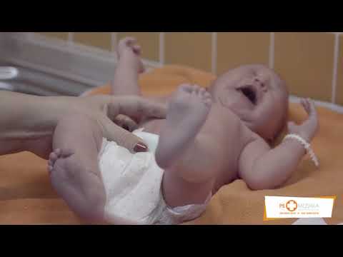 Видео: Папуче кај новороденчето