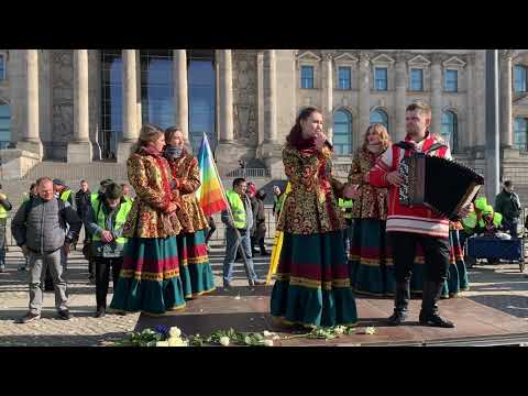 Видео: Beloe Zlato - Концерт перед Рейхстагом в Берлине!