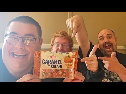 Видео: ОБЗОР ТЫКВЕННО-КАРАМЕЛЬНЫХ КРЕМОВ (со специальным гостем Родни!!! ☺️☺️☺️