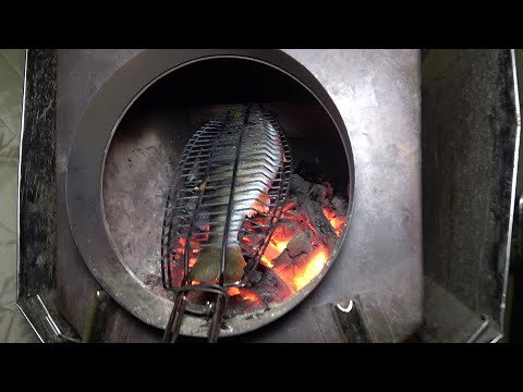 Видео: ОКУНЬ НА УГЛЯХ. ПОЛЕВОЙ РЕЦЕПТ.