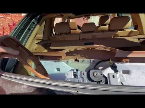 Видео: Заднее стекло багажника на Porsche 957 не открывается. Причины и её решение.