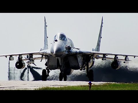 Видео: Разлёт пары МиГ-29 СМТ | Дягилево | Закрытие Авиадартс 2018 | Рязань