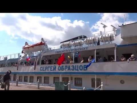 Видео: Гимн Мостурфлота перед отправлением.
