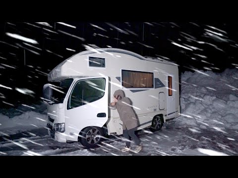 Видео: [Субтитры] Автомобильный поход в зону сильного снега с мягкого утра | Утренний маршрут