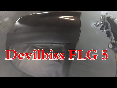 Видео: Покраска в гараже. Devilbiss FLG 5 нанесение базы и лака (Novol 590)