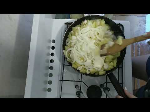 Видео: Мясо по французски на сковороде! Быстро, вкусно!