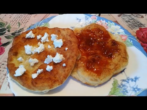 Видео: Рецептите на баба: мекици // My grandma's recipes: Bulgarian doughnuts