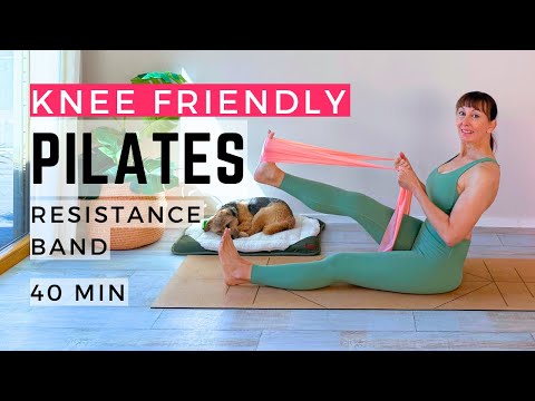 Видео: Тренировка с эспандером для коленей | 40-минутный курс пилатеса