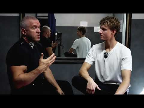 Видео: БОДИБИЛДЕР ИЗ 90-Х ОТВЕЧАЕТ НА ВОПРОСЫ ПОДПИСЧИКОВ 