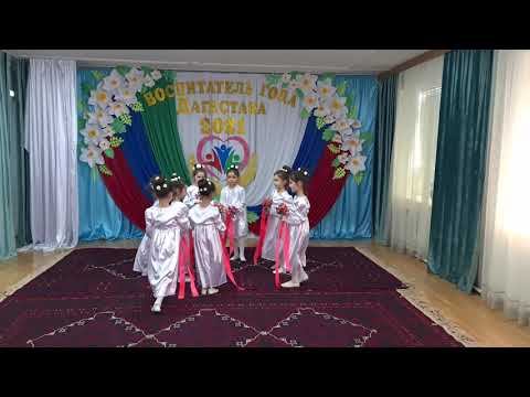 Видео: красивый  танец с лентами