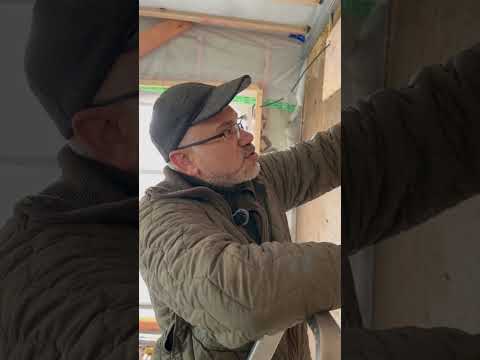 Видео: Підготовка дерев'яних поверхонь 